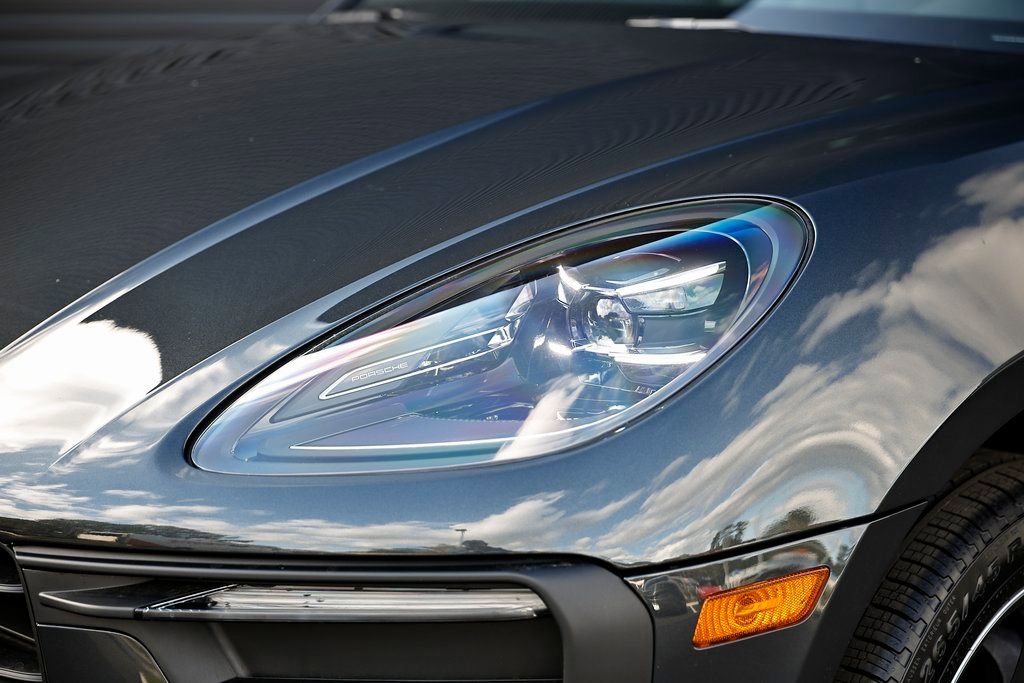 Certified 2026 Porsche Macan image 39