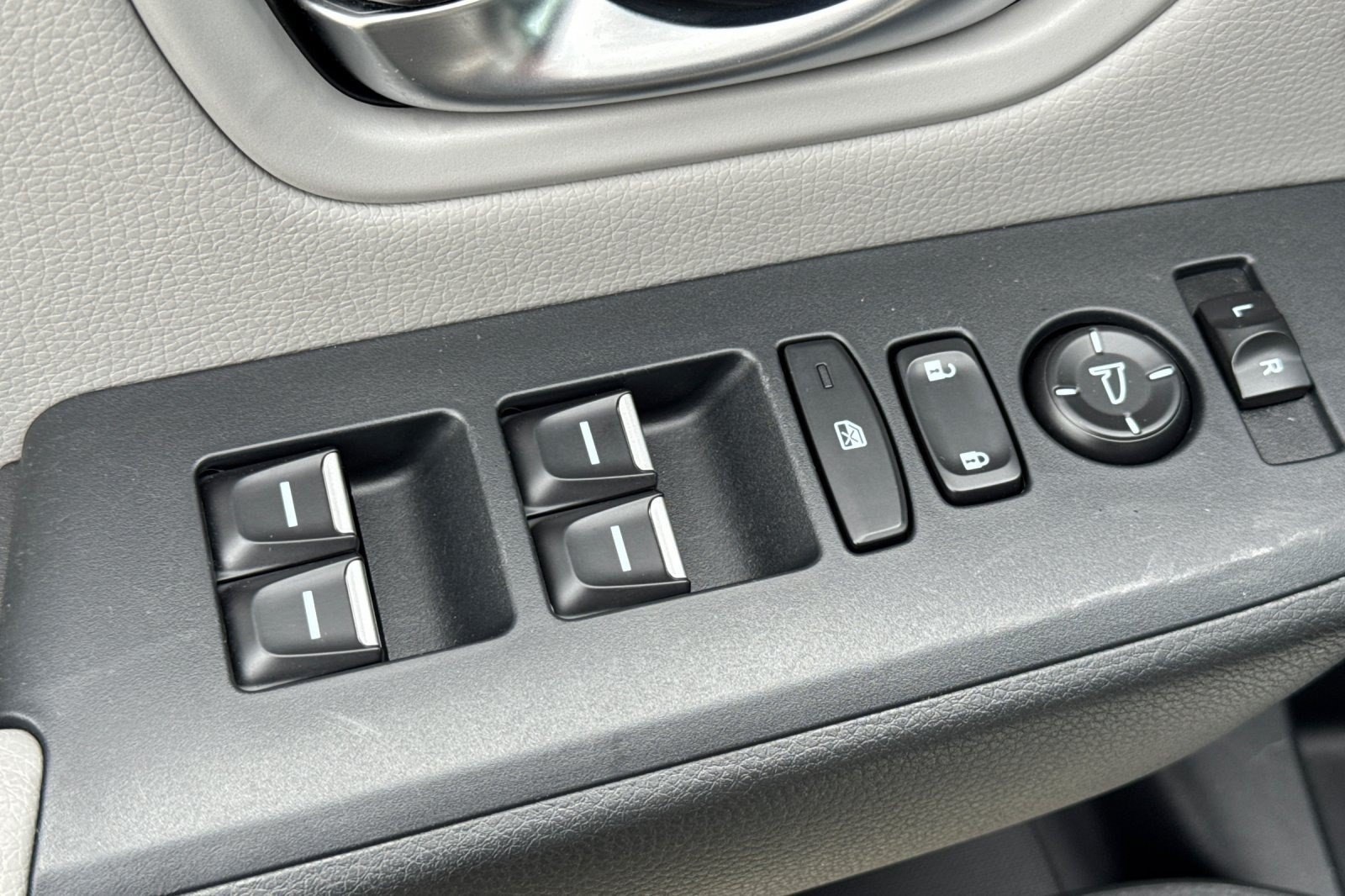 Certified 2023 Honda Pilot Touring image 13