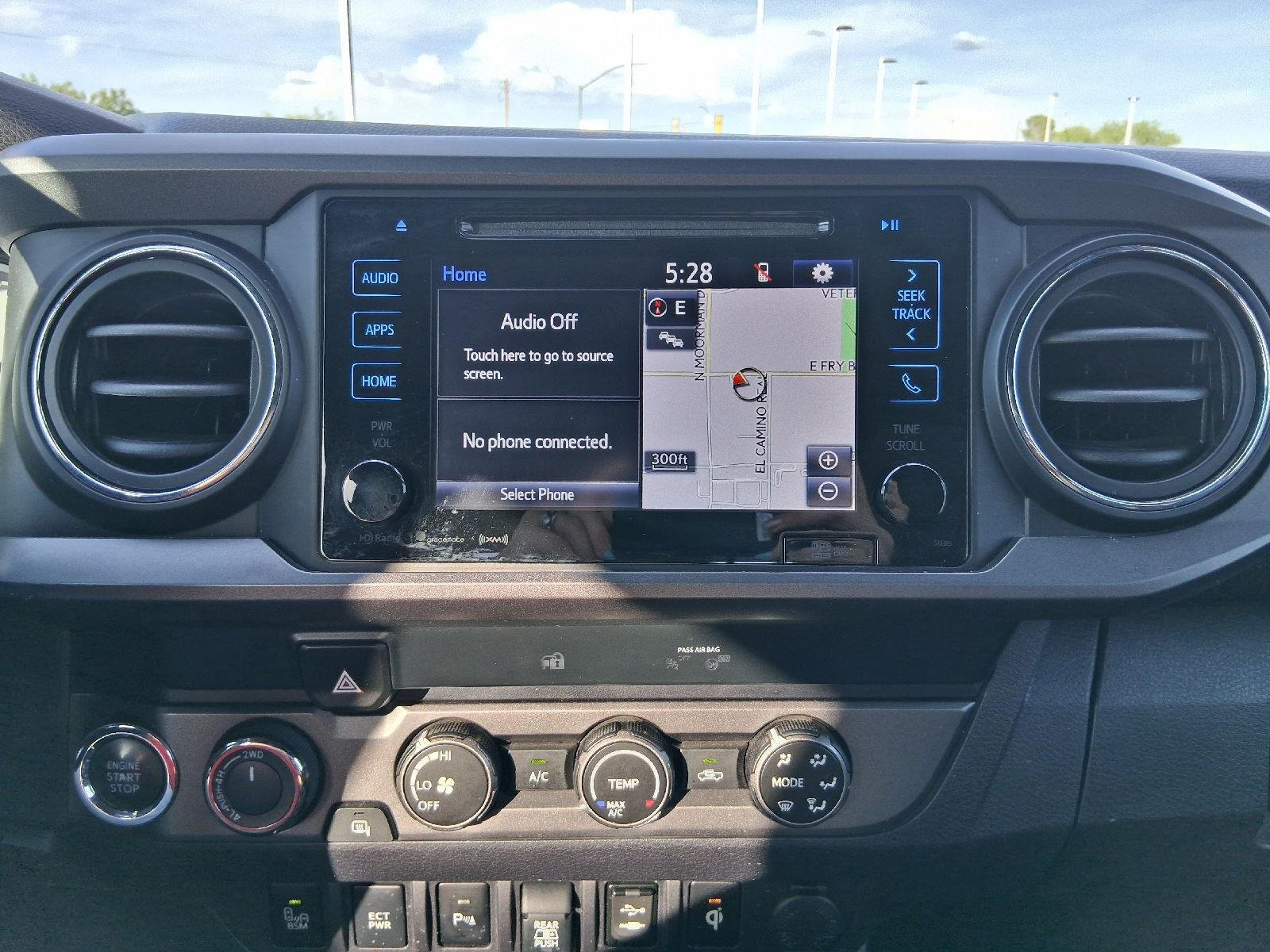 Used 2019 Toyota Tacoma TRD Off-Road w/ Technology Package AWD/4WD image 26