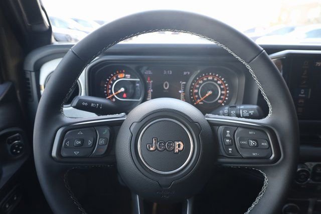 Used 2025 Jeep Wrangler Sport image 12