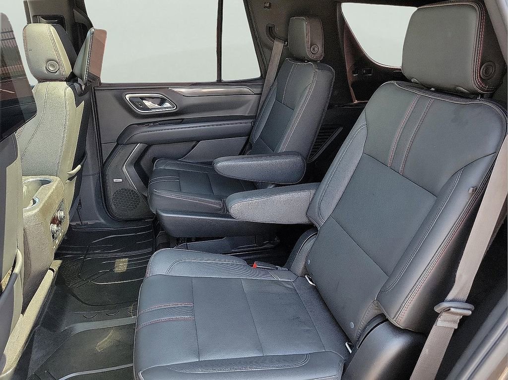 Used 2021 Chevrolet Tahoe RST w/ Luxury Package RWD image 13