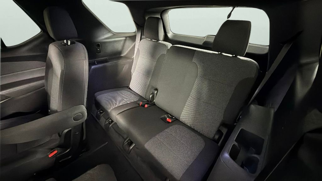 Certified 2022 Chevrolet Traverse LT FWD image 28