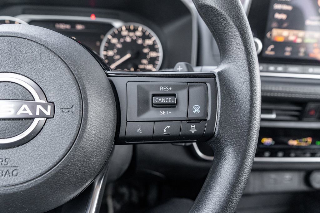 Used 2023 Nissan Rogue SV image 23