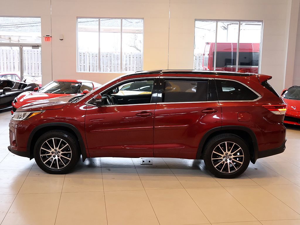 Used 2018 Toyota Highlander SE w/ Protection Package #3 AWD/4WD image 55