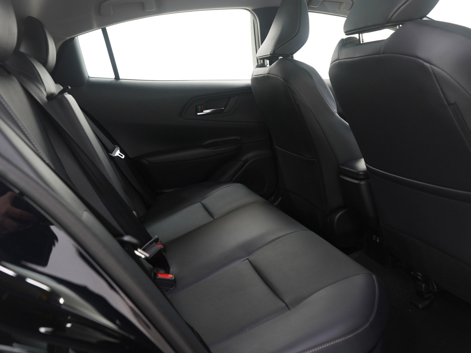 Used 2025 Toyota Prius AWD image 13