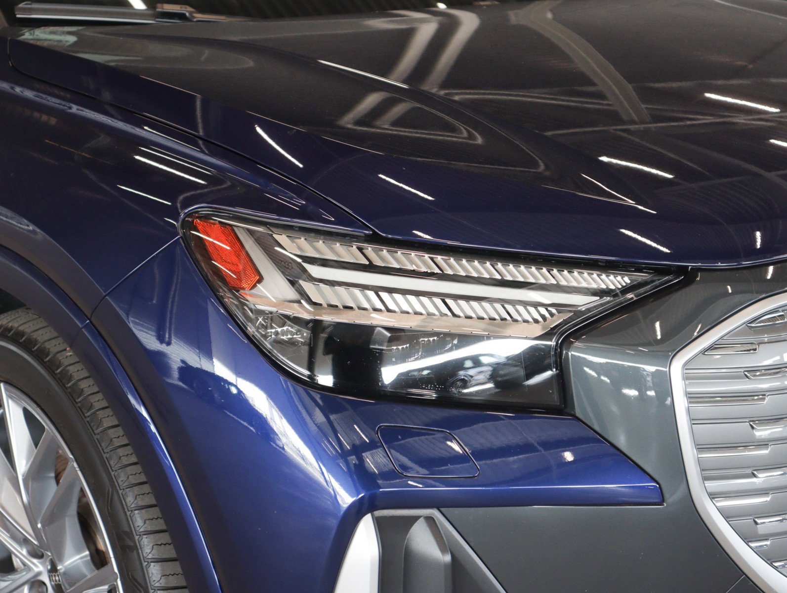 Used 2025 Audi Q4 e-tron Prestige w/ Sport Package image 25