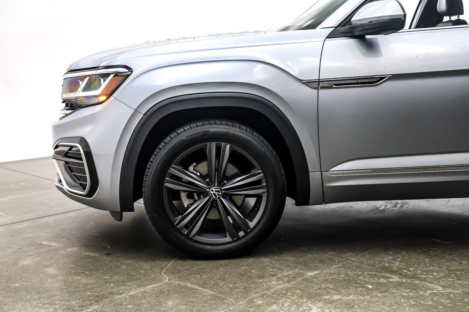 Used 2021 Volkswagen Atlas Cross Sport SE w/ V6 Towing Package image 10