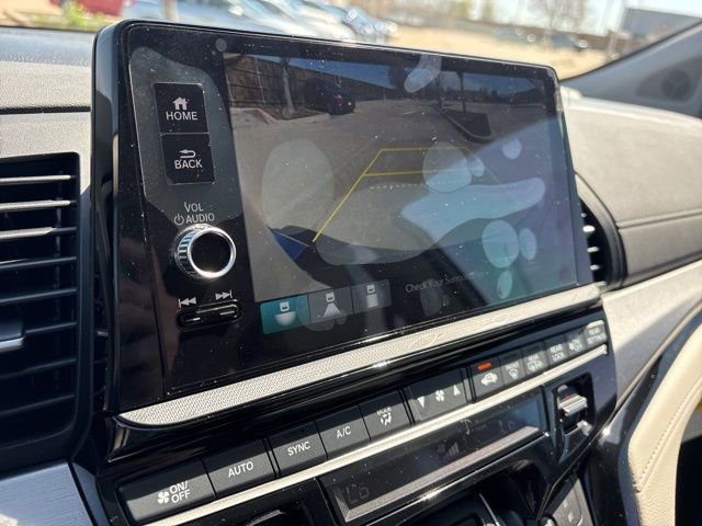 New 2026 Honda Odyssey Touring image 9