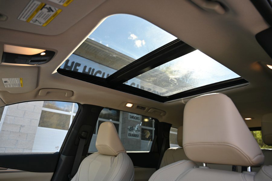 Used 2023 INFINITI QX60 Luxe w/ Cargo Package AWD/4WD image 3