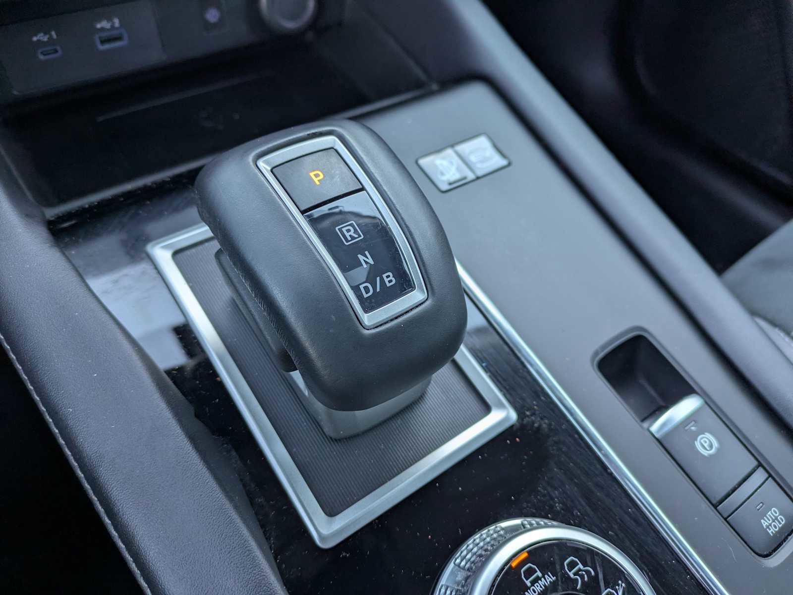 Used 2023 Mitsubishi Outlander SE image 32