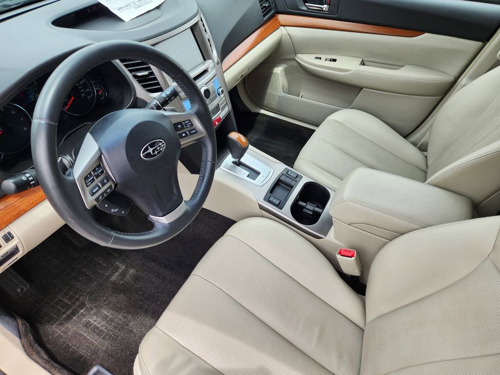 Used 2013 Subaru Outback 2.5i Limited AWD/4WD image 10