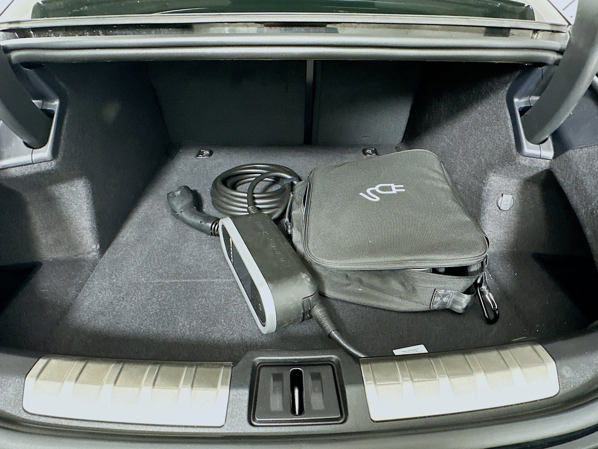 Used 2020 Porsche Taycan 4S image 24