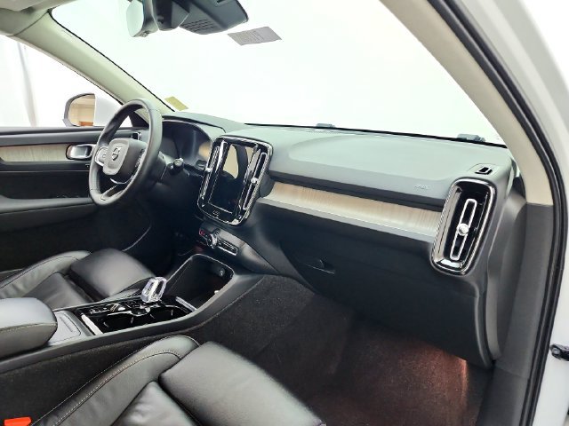 Used 2023 Volvo XC40 B5 Ultimate w/ Climate Package AWD/4WD image 17