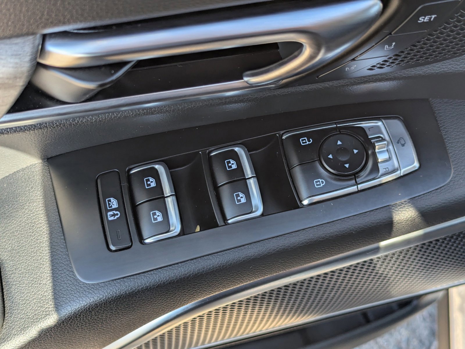 Used 2022 Kia Telluride SX w/ SX Prestige Package image 25