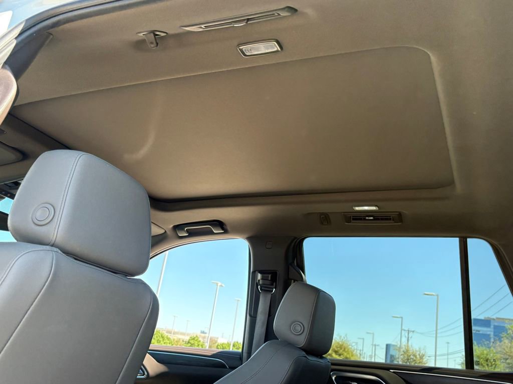 Used 2022 Chevrolet Tahoe Z71 w/ Luxury Package image 39