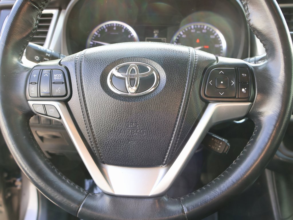 Used 2015 Toyota Highlander XLE image 35