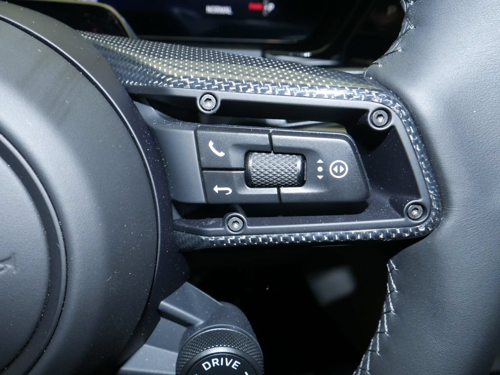 Certified 2026 Porsche Macan Turbo Electric AWD/4WD image 37