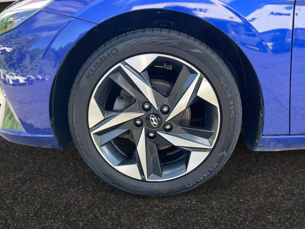 Used 2022 Hyundai Elantra Limited w/ Preferred Accessory Package FWD image 13