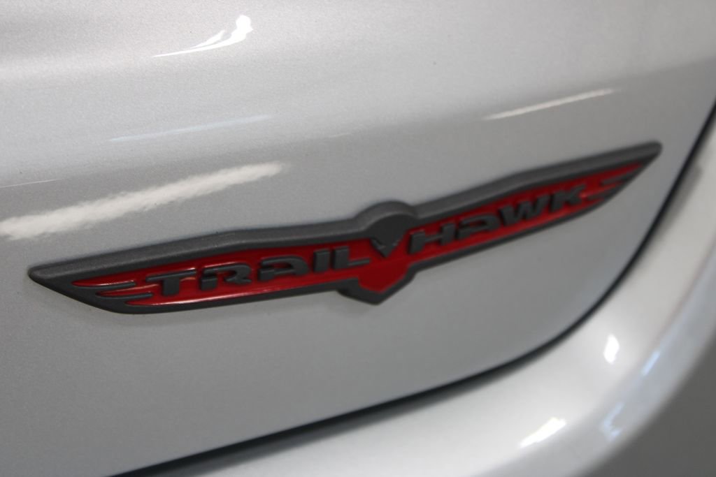 Used 2025 Jeep Compass Trailhawk AWD/4WD image 23