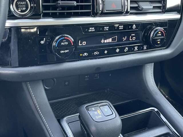Used 2023 Nissan Pathfinder SL FWD image 19