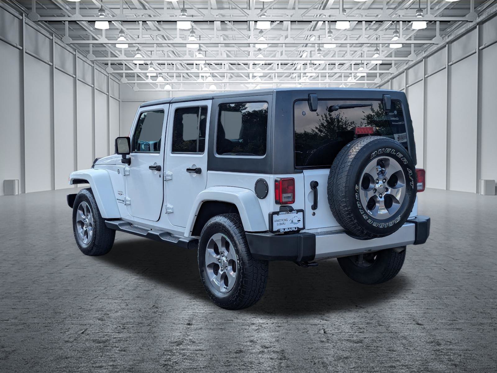 Used 2018 Jeep Wrangler Unlimited Sahara w/ Connectivity Group AWD/4WD image 3