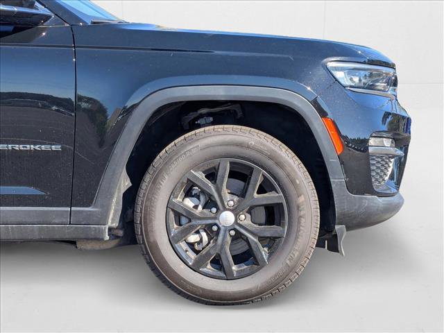Used 2023 Jeep Grand Cherokee Limited image 23