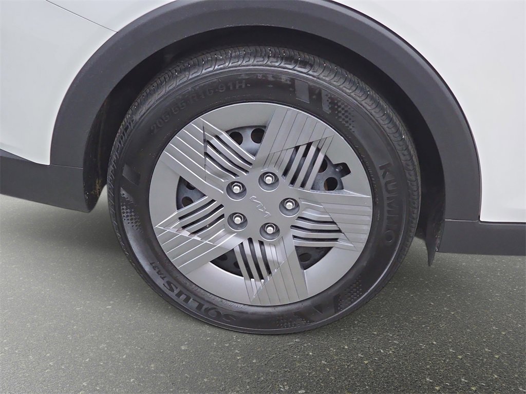 Used 2025 Kia K4 LX image 32