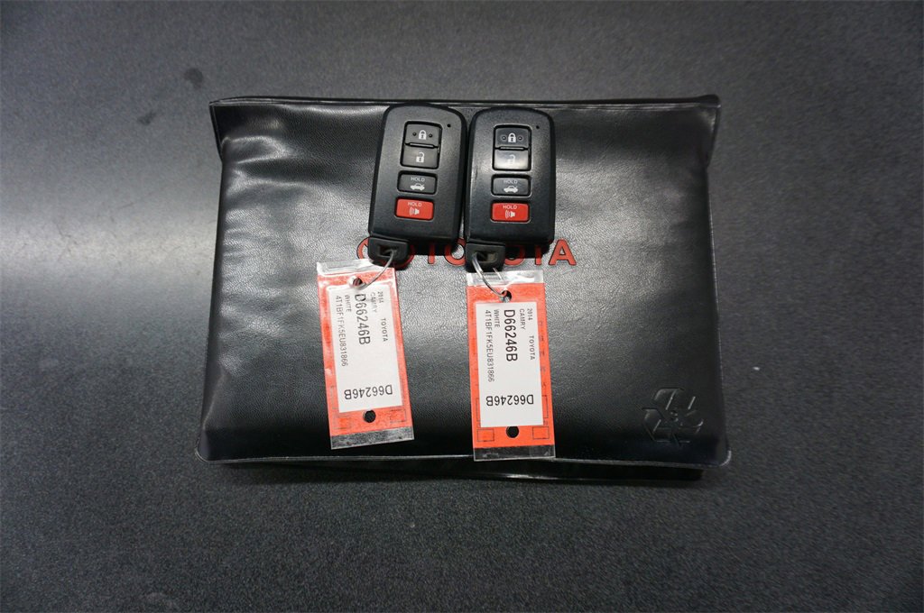 Used 2014 Toyota Camry SE image 15