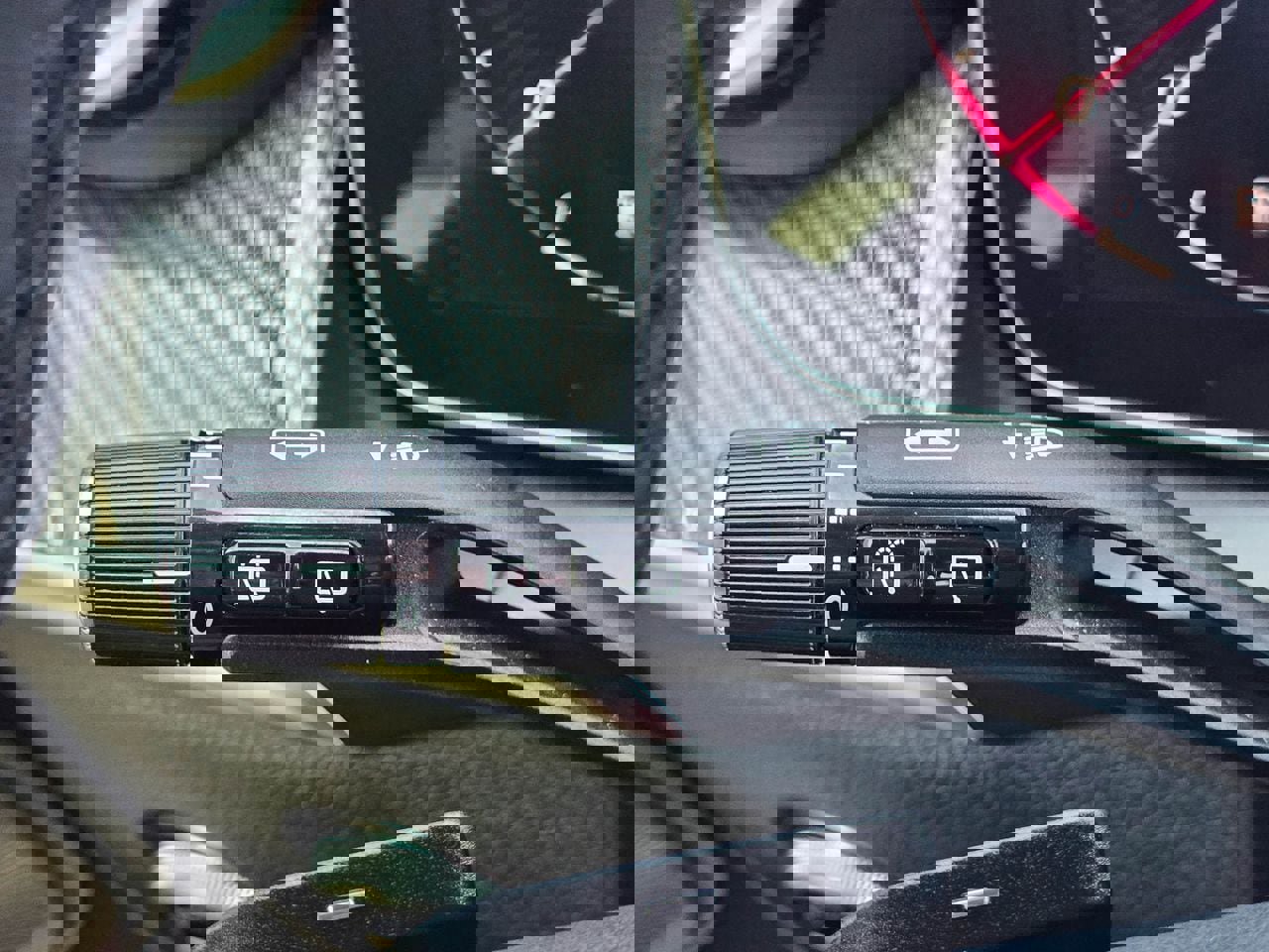 Used 2026 Mercedes-Benz GLC 300 4MATIC image 25