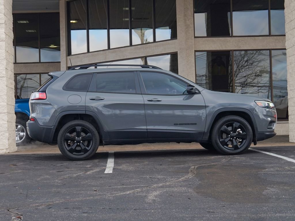 Used 2023 Jeep Cherokee Altitude Lux w/ Lux Elite Package image 2