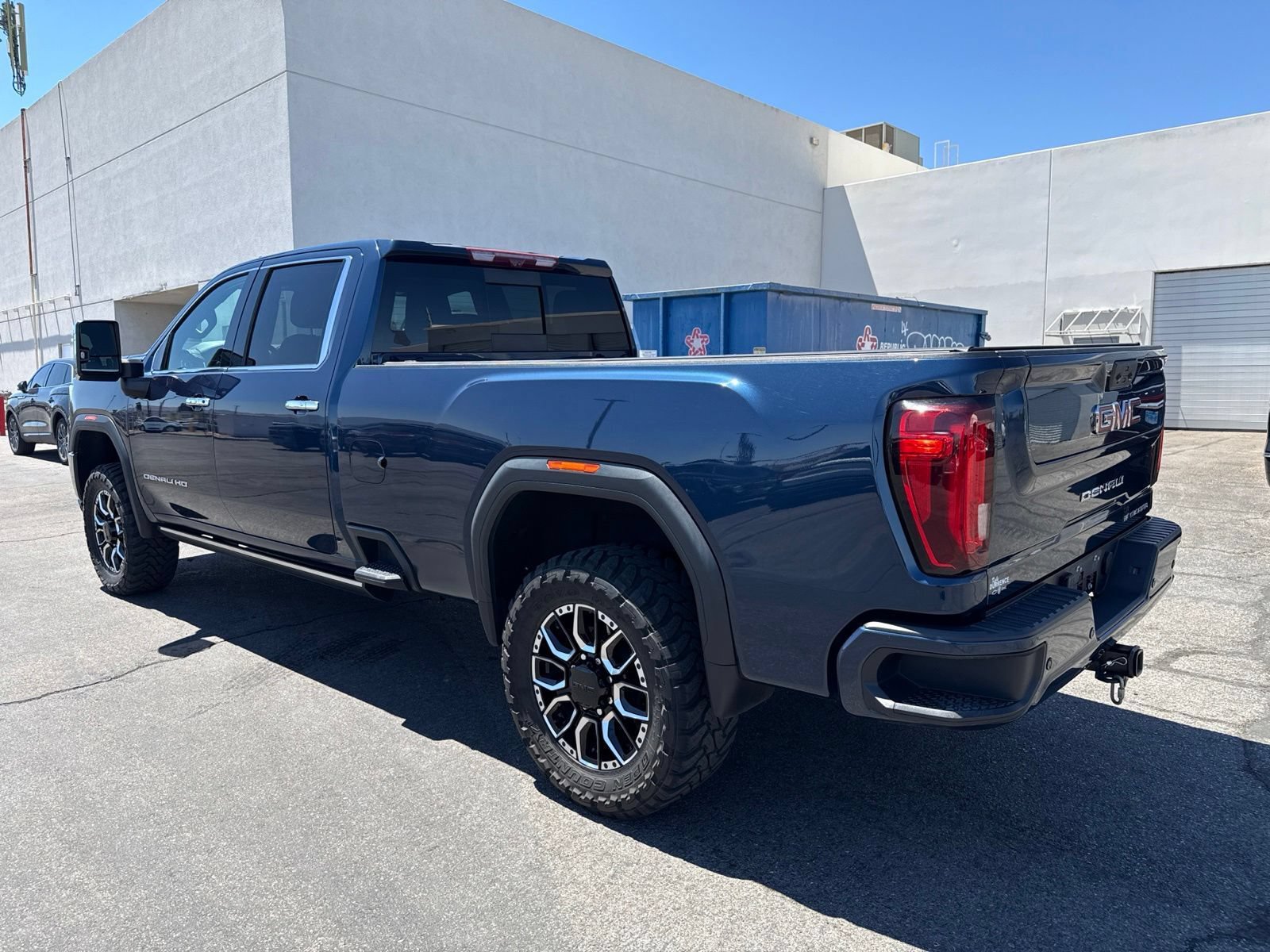 Used 2023 GMC Sierra 3500 Denali w/ Denali Ultimate Package AWD/4WD image 7