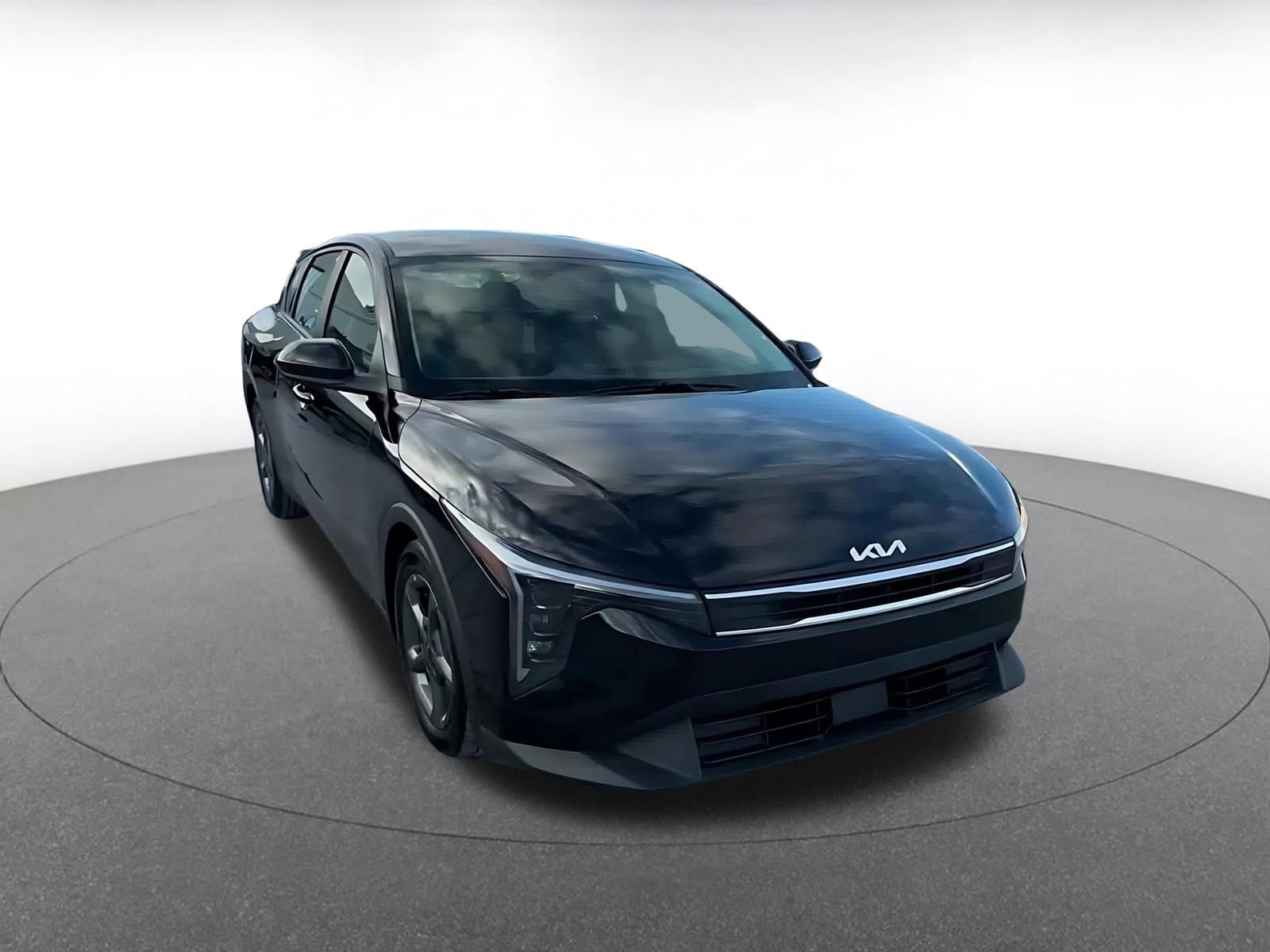 Used 2025 Kia K4 LXS image 3