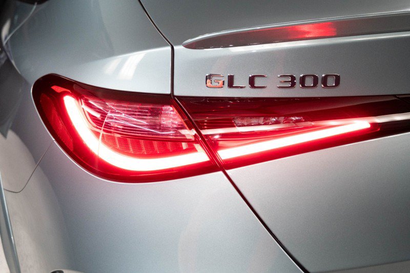 Certified 2025 Mercedes-Benz GLC 300 4MATIC image 9
