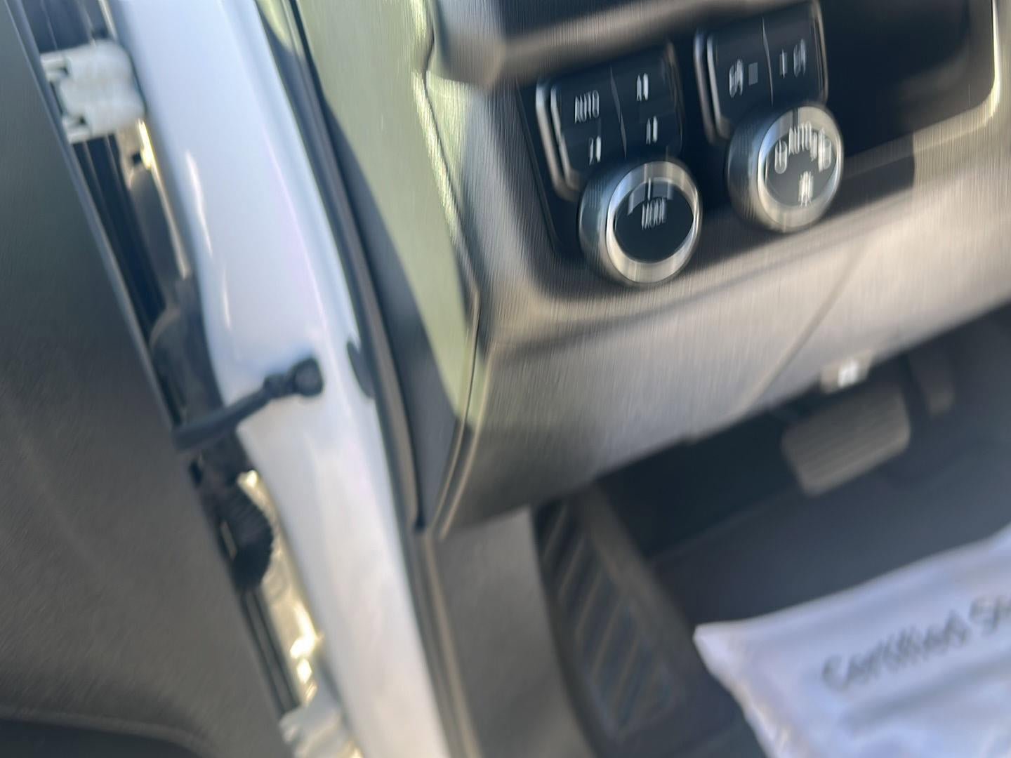 Used 2024 Chevrolet Suburban Premier image 47