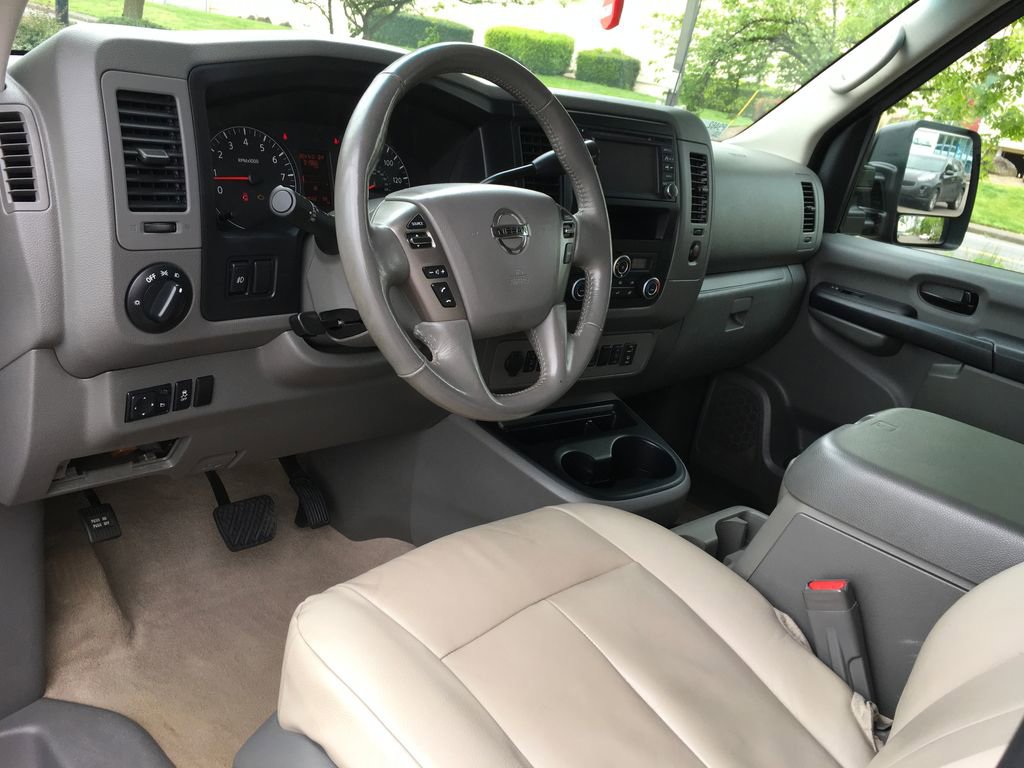 Used 2018 Nissan NV 3500 SL RWD image 22