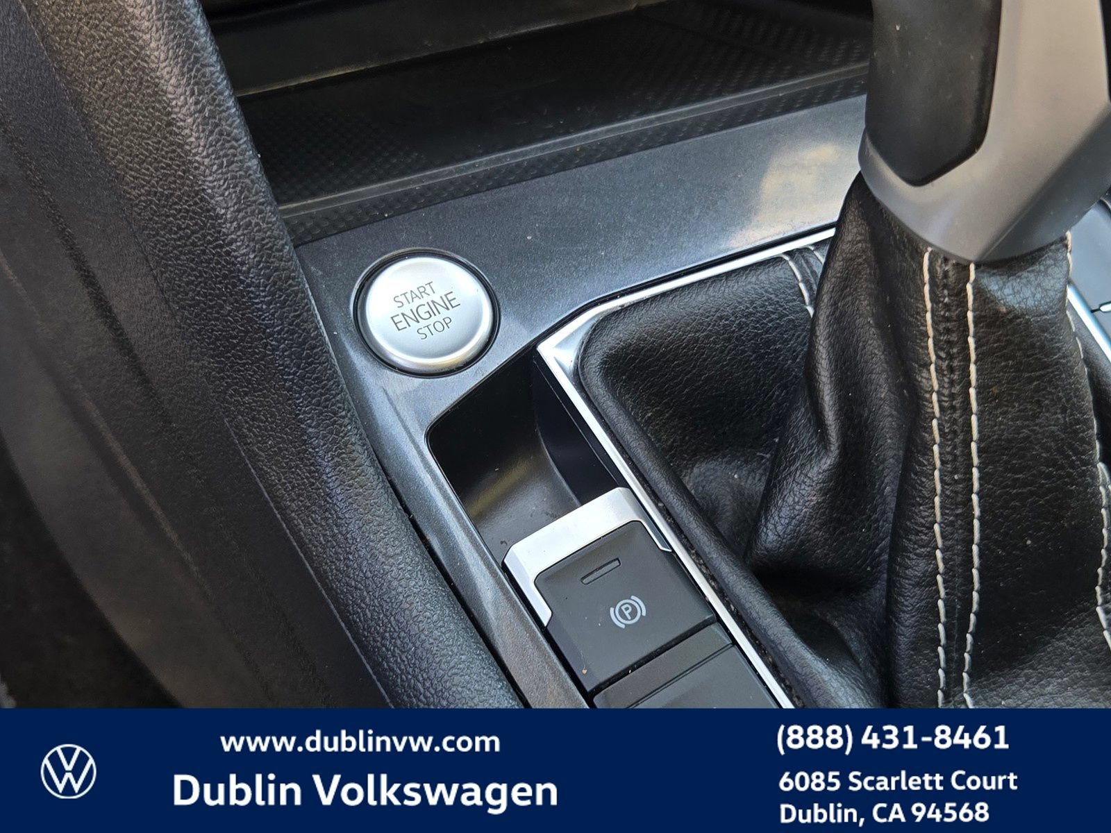 Certified 2023 Volkswagen Tiguan SE w/ Panoramic Sunroof Package FWD image 19