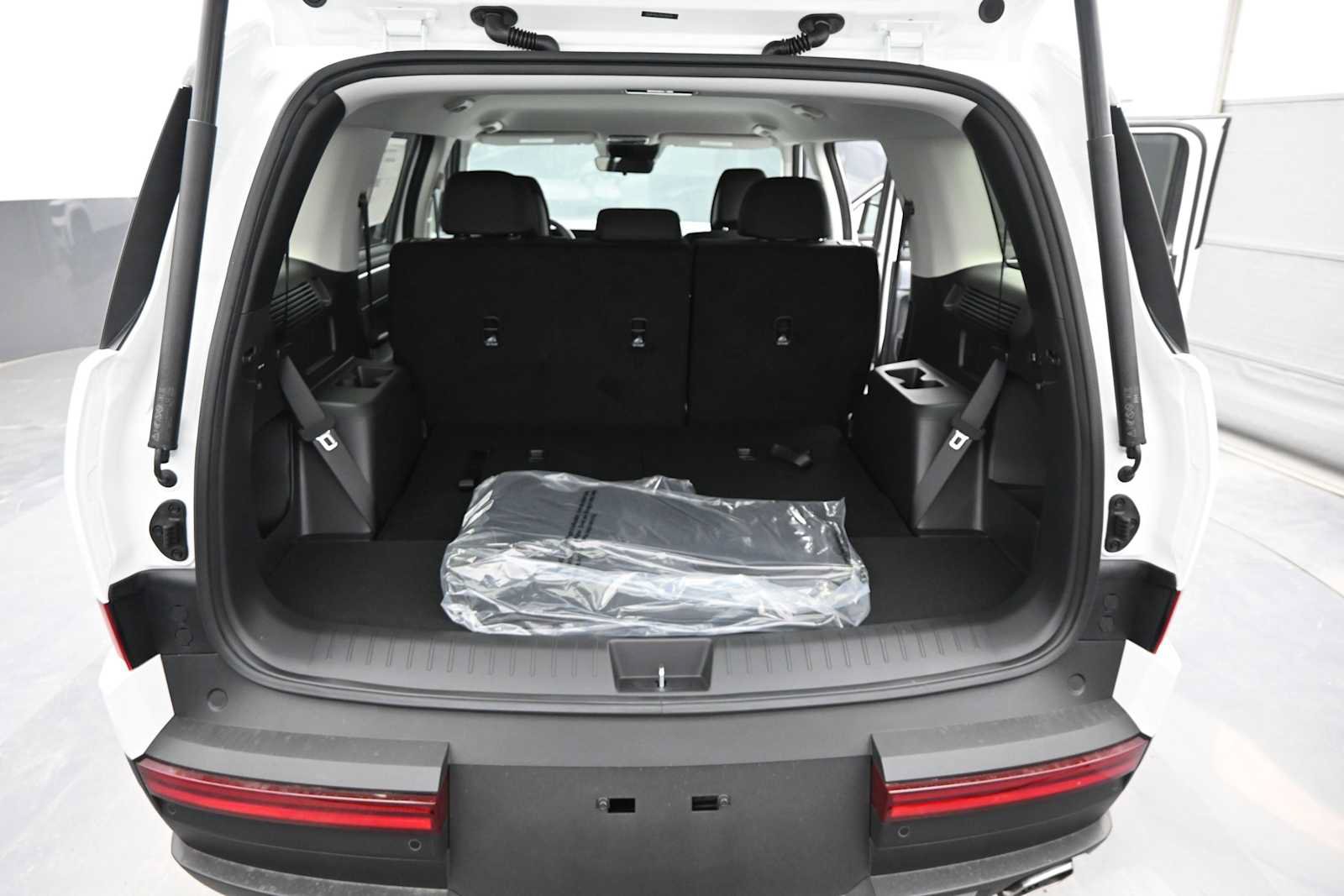 New 2027 Hyundai Santa Fe SE FWD image 12