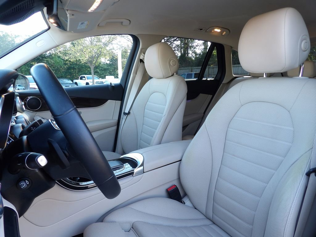 Used 2021 Mercedes-Benz GLC 300 4MATIC image 13