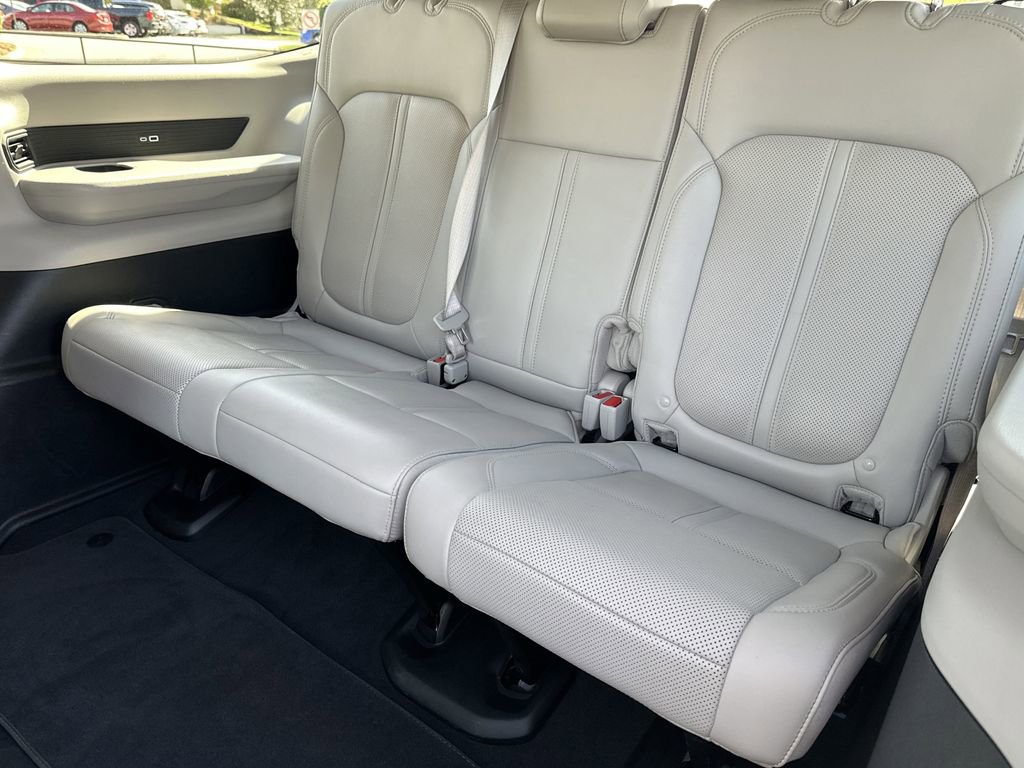 Certified 2024 Jeep Wagoneer Series II RWD image 16