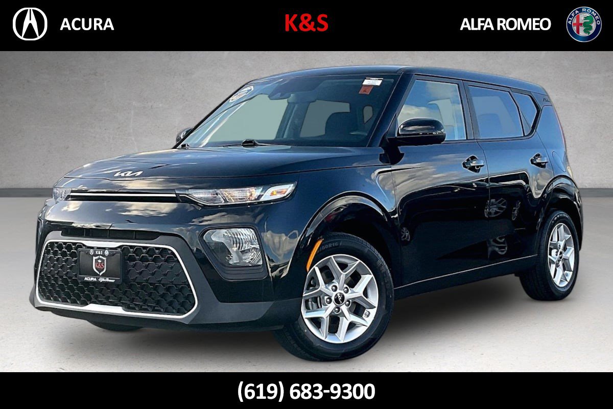 Used 2022 Kia Soul LX w/ Technology Package FWD image 1