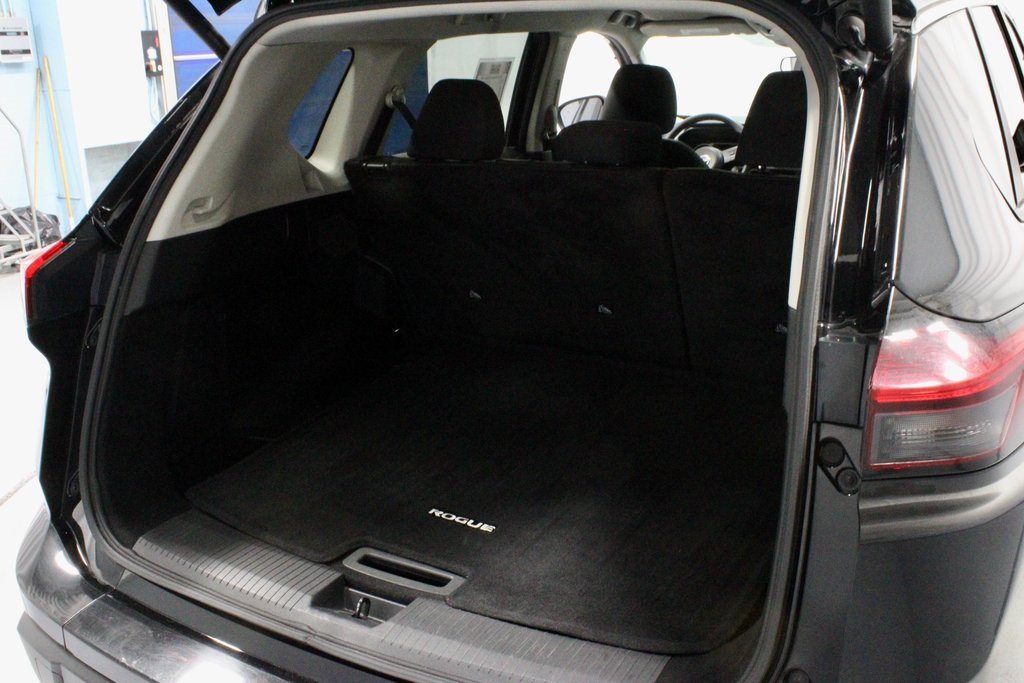 Certified 2024 Nissan Rogue SV image 17