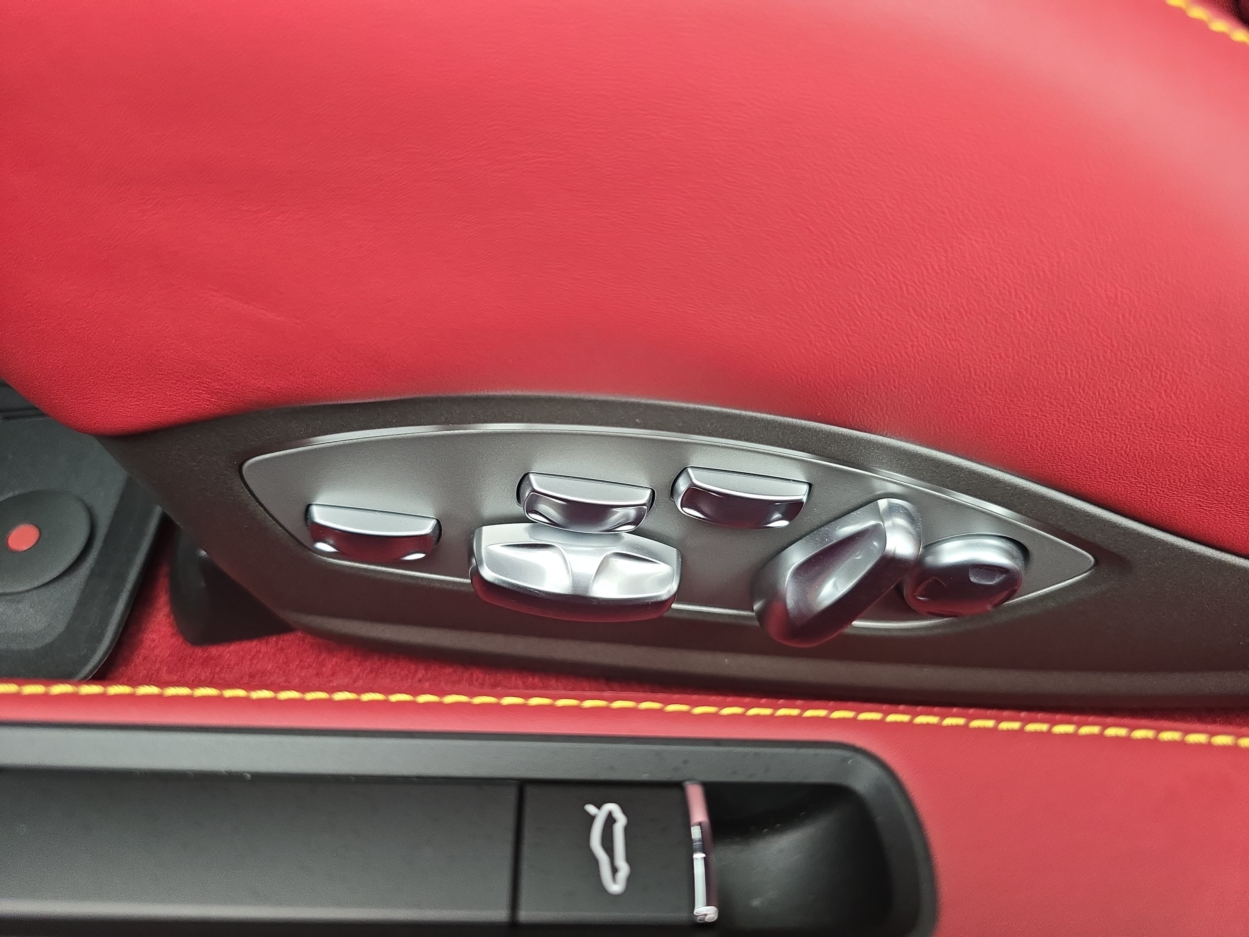 Certified 2025 Porsche 718 Cayman S RWD image 26