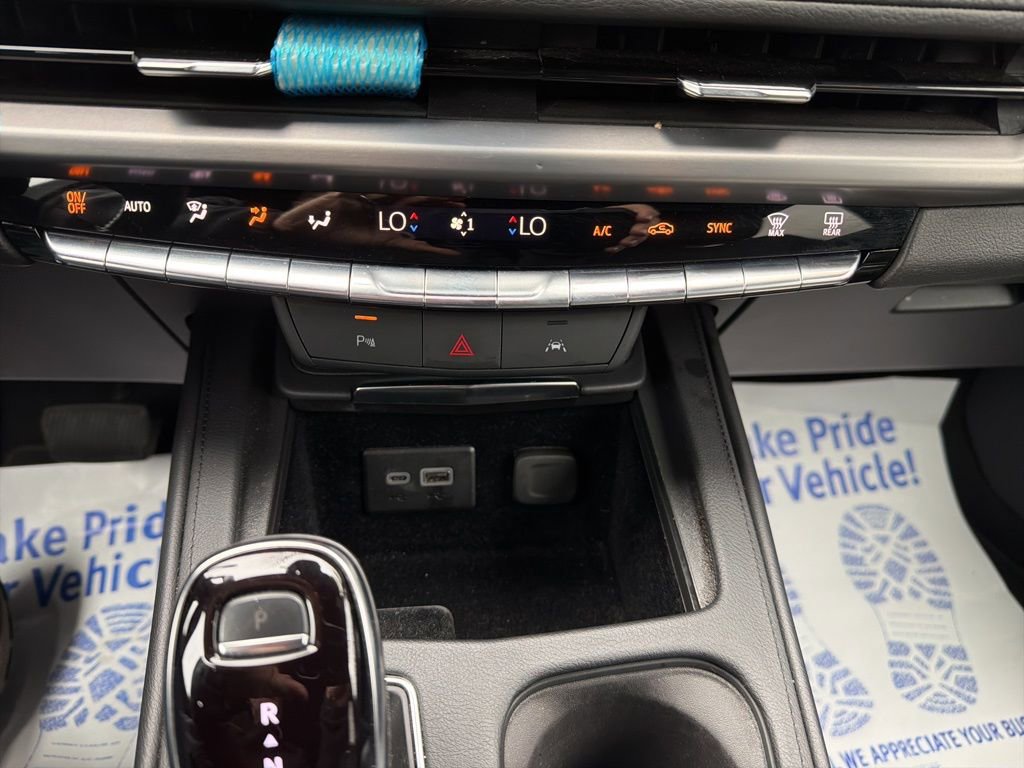 Used 2024 Cadillac XT4 Premium Luxury image 21