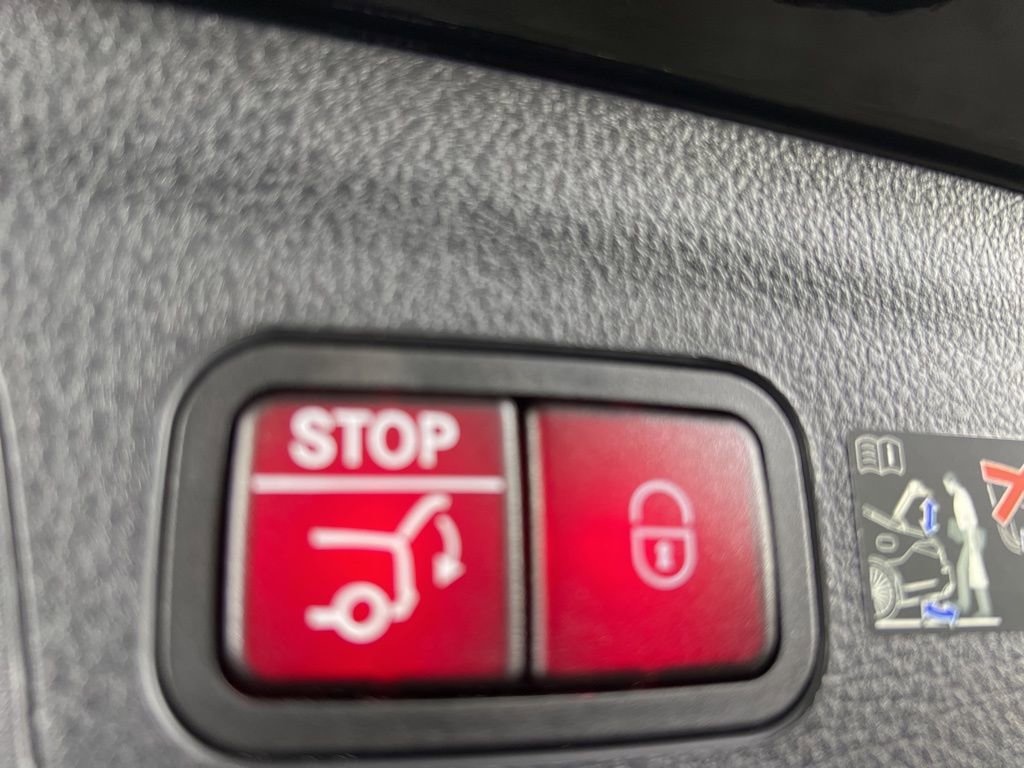 Certified 2025 Mercedes-Benz GLE 450e 4MATIC image 15