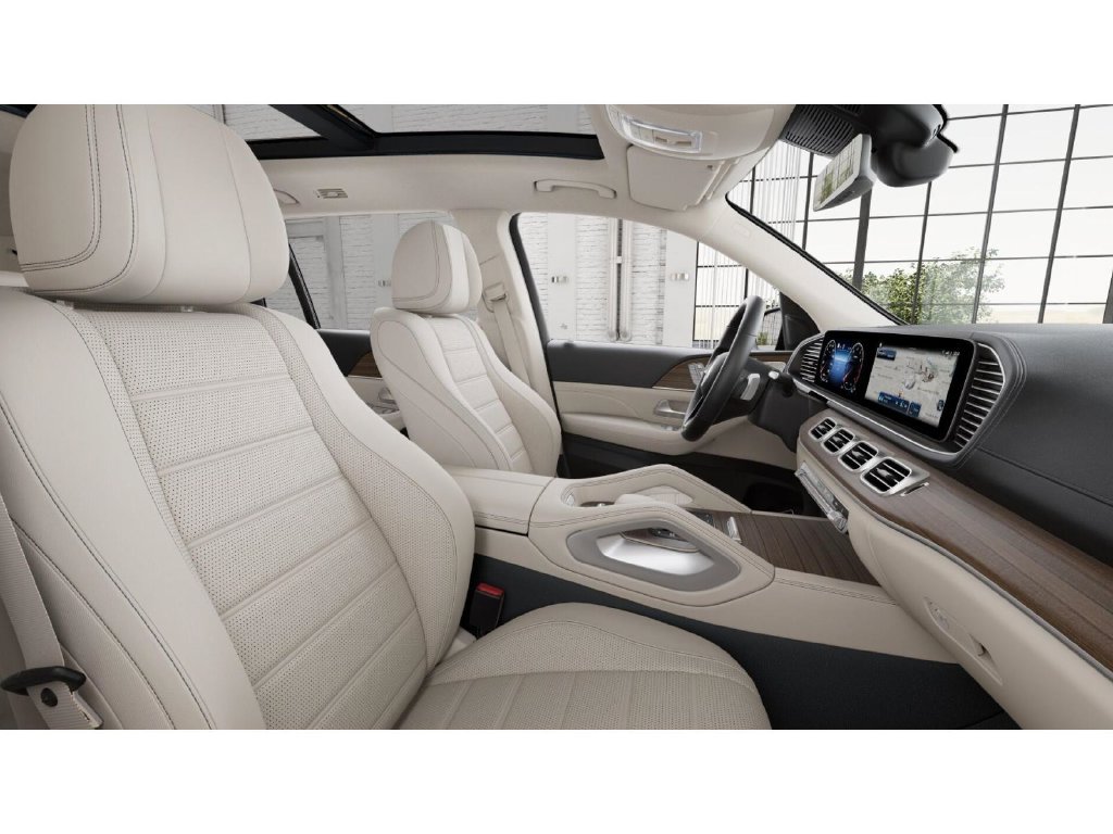 Used 2024 Mercedes-Benz GLS 450 4MATIC image 4