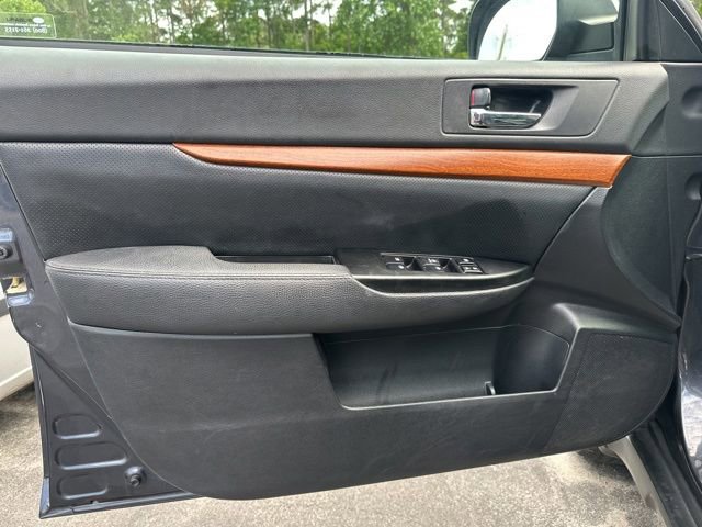 Used 2013 Subaru Outback 2.5i Limited w/ Moonroof Pkg AWD/4WD image 10