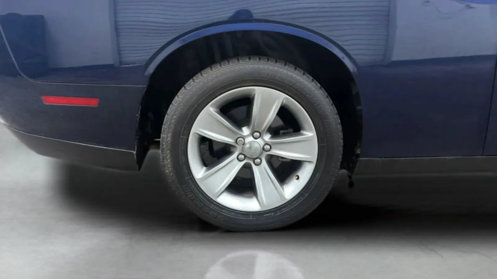 Used 2015 Dodge Challenger SXT RWD image 25