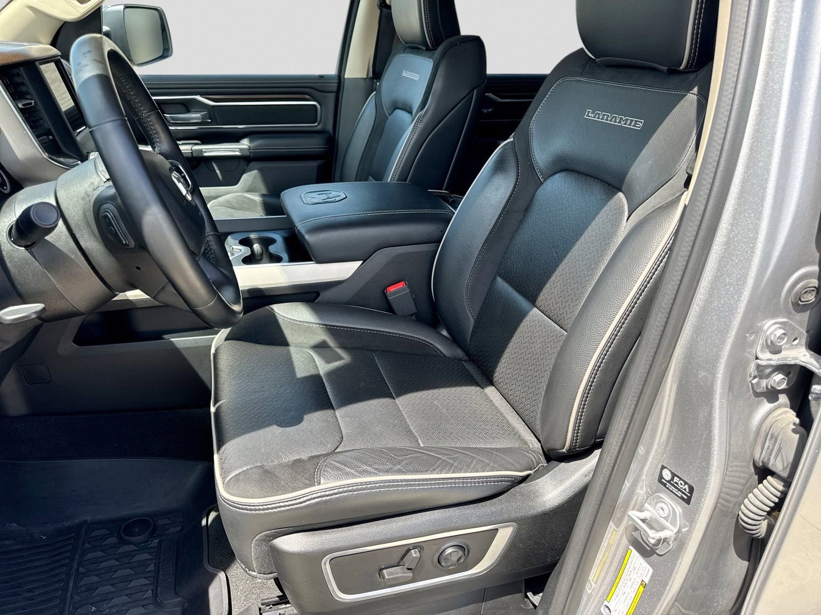 Used 2021 RAM 1500 Laramie AWD/4WD image 18