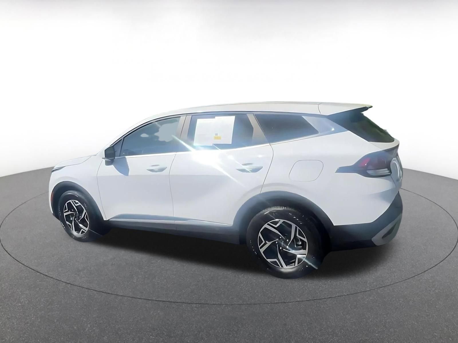 Used 2025 Kia Sportage LX FWD image 10