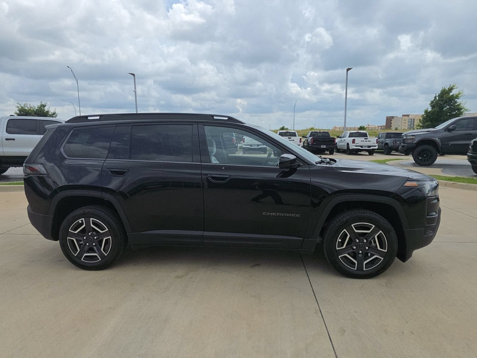 New 2026 Jeep Cherokee Laredo AWD/4WD image 6